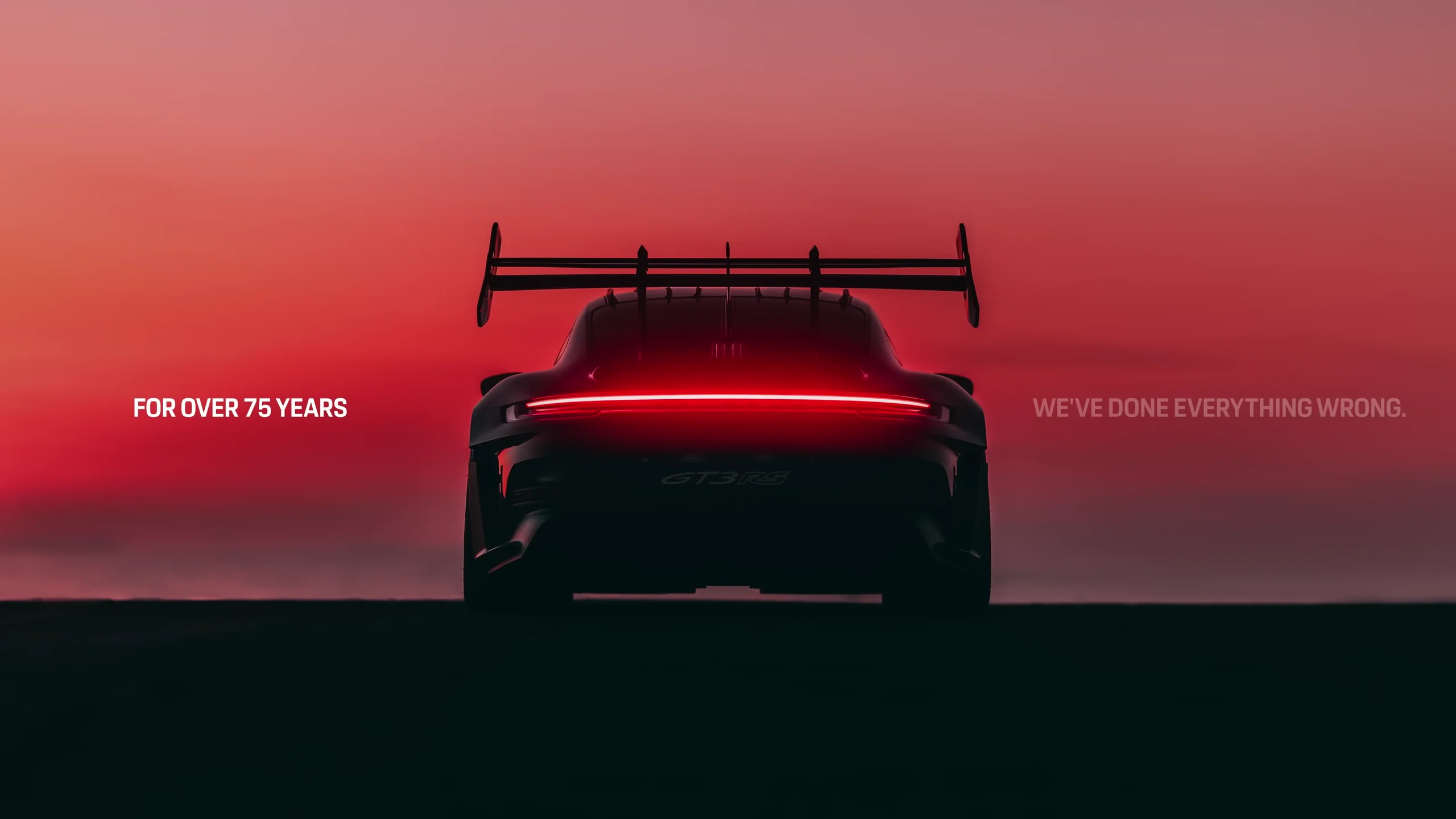 911 GT3 RS 日落剪影